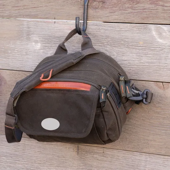 Leyi Hot Selling Custom Fly Fishing Tactical Fanny Pack Portable Waterproof Fishing Waist Bag