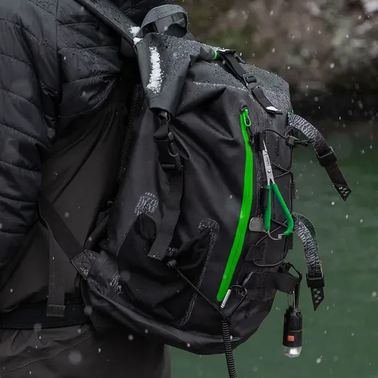 Leyi Popular Design Wholesale Durable Men Waterproof Backpack Fishing Zipper Bag