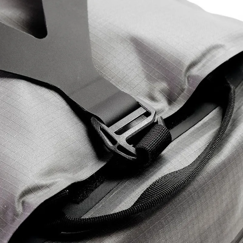 Leyi China Manufacturer Dry Bag Motorcycle Motorcycle Side Bag Quick Release Motorcycle Riding Tank Bag Motorcycle