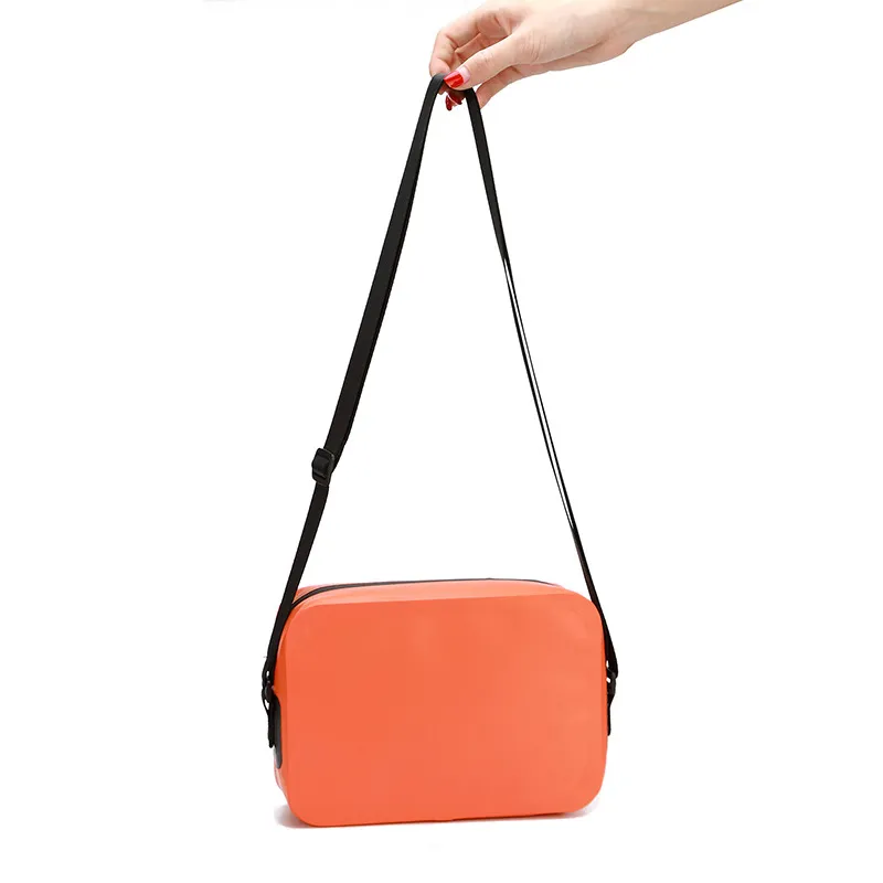Good Quality Outdoor Fashion Large-Capacity Travel Handbag Shoulder Bag Waterproof Pouch Cosmetic Storage Bag